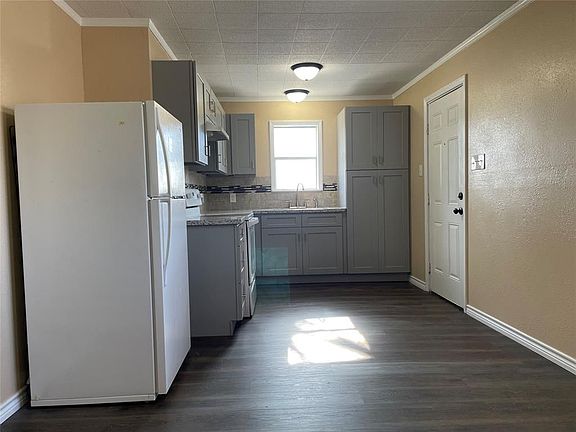 4th image of 301 1/2 N Avenue A