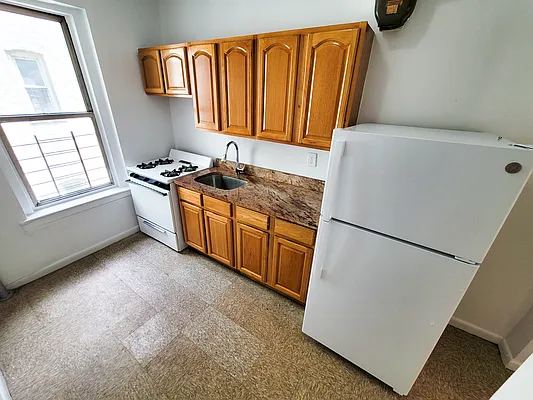 Rented by Premier One Realty LLC | media 7