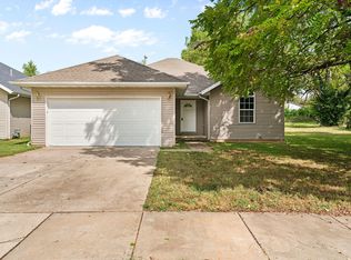 3245 W Lombard St, Springfield, MO 65802