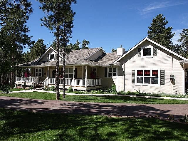 Stunning Ranch Home On Over 2 1/2  Beautiful Treed Acres!