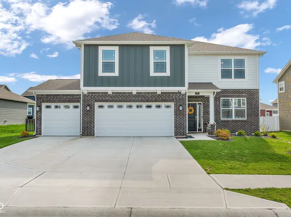 275 Lucky Hat Ln, Danville, IN 46122