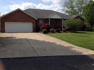 40 Feely Dr, Ona, WV 25545