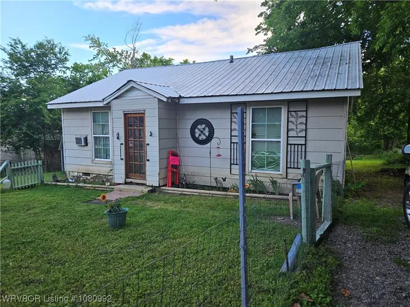511 W Avenue E St, Heavener, OK 74937