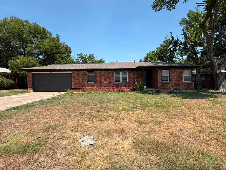 6413 Lambeth Ln — Photo 1