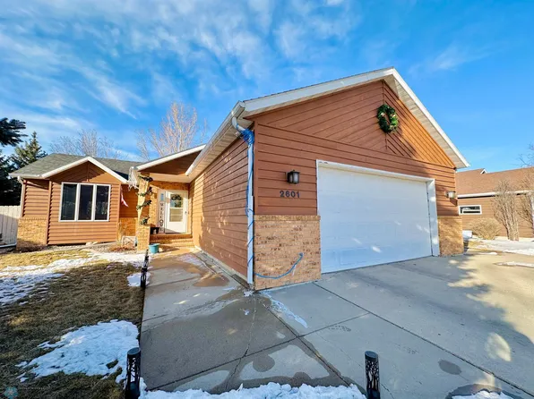 2601 39 1/2 Ave S, Fargo, ND 58104