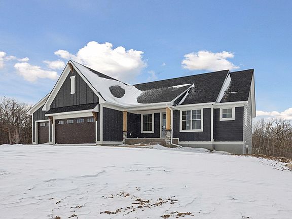 2nd image of 491 Meadow Ridge Trl