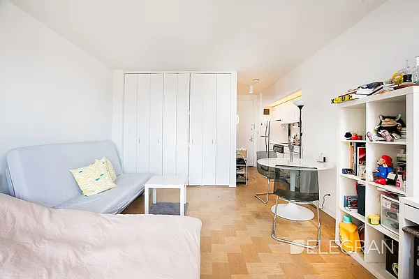 Rented by (Legacy) Elegran | media 12