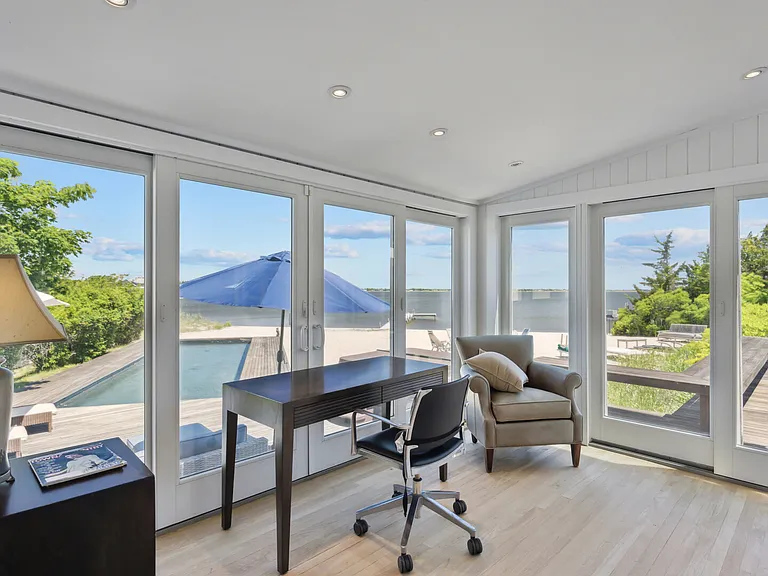 726 Flying Point Rd — Photo 16