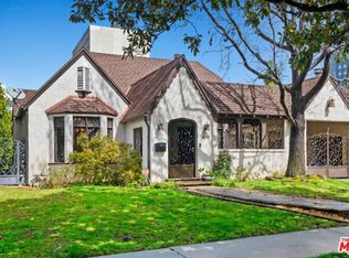 6221 Del Valle Dr, Los Angeles, CA 90048