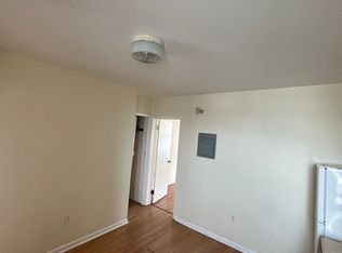 1910 S 15th Street, Philadelphia, PA 19145