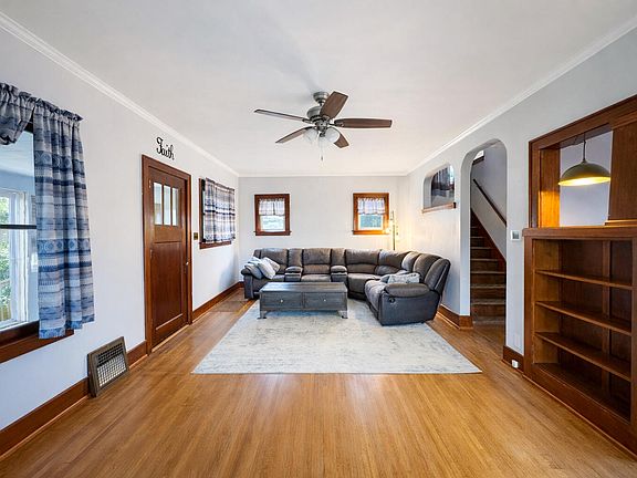 4th image of 310 3rd St