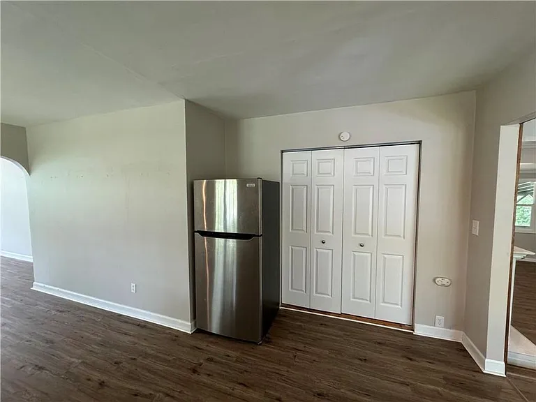 1843 N Janice Ave — Photo 3