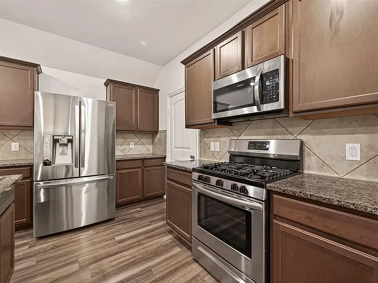 15918 Tug Ct — Photo 3