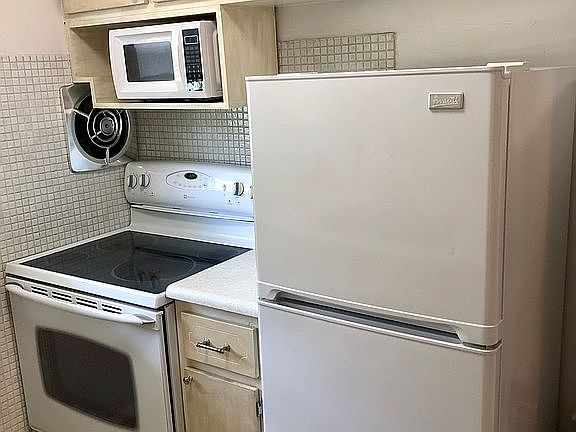 4th image of 103 S K St APT 3A