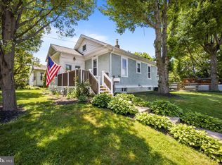 100 W Forrestview Rd, Brookhaven, PA 19015