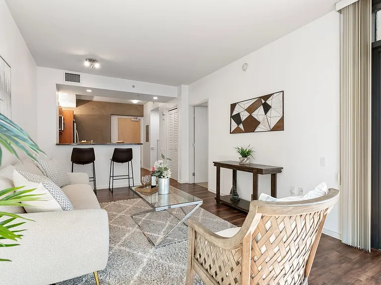 350 11th Ave #626 — Photo 5