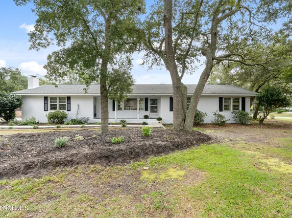 702 E Longleaf Drive, Southport, NC 28461