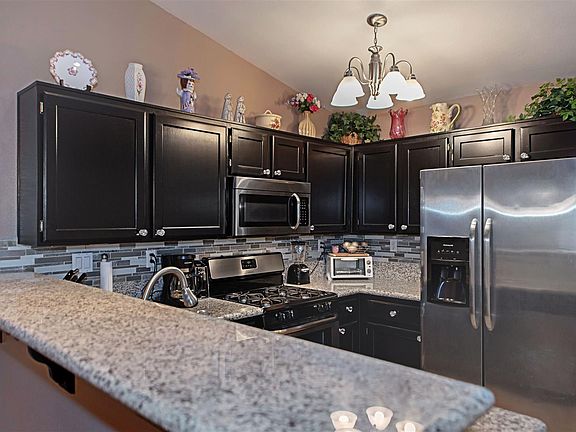 5th image of 9721 Fionna Ln Unit 101