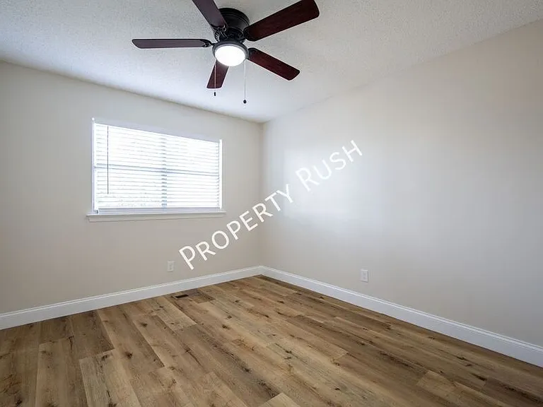 20 Linda Ln — Photo 12
