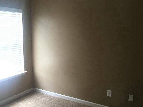 5th image of 335 Sarava Ln
