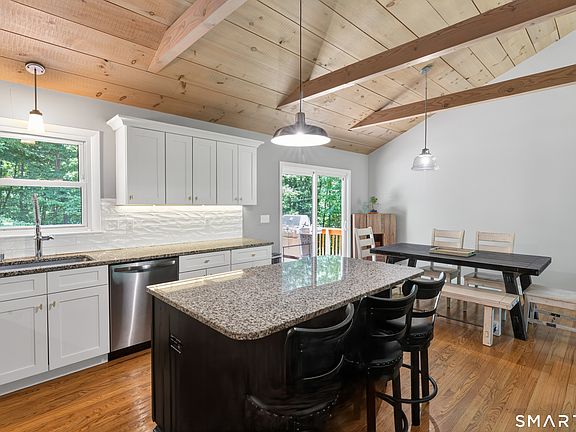 4th image of 14 Deerfield Drive