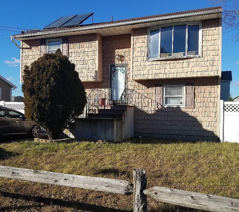 2nd image of 3110 Oceanic Dr