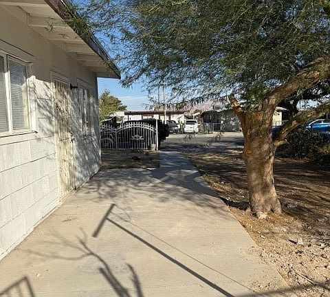 3rd image of 2109 Glider St