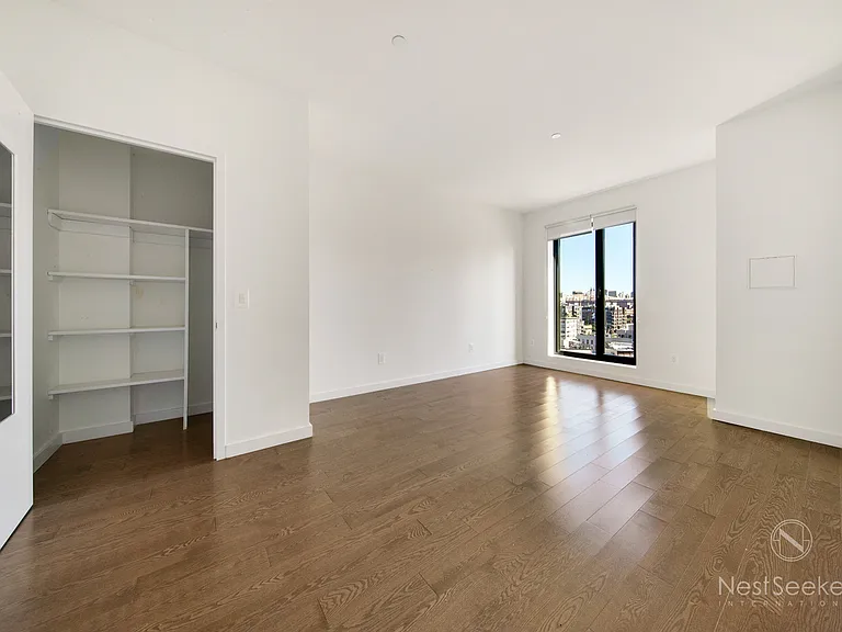 11-39 49th Ave #1001 — Photo 4