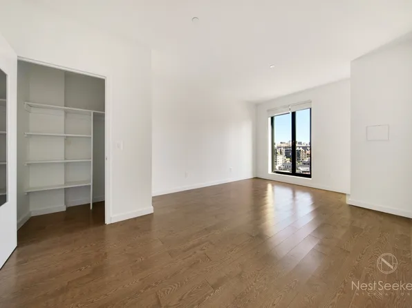 11-39 49th Avenue image 4 of 20