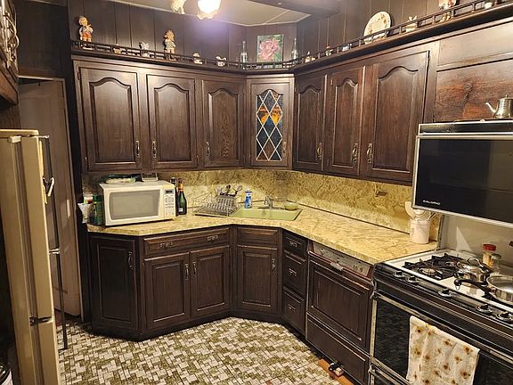 3rd image of 5215 Avenue I