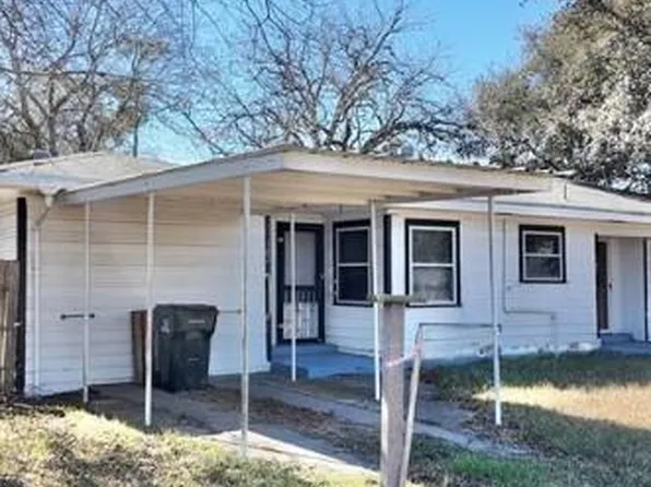142 W 4th St, Yorktown, TX 78164
