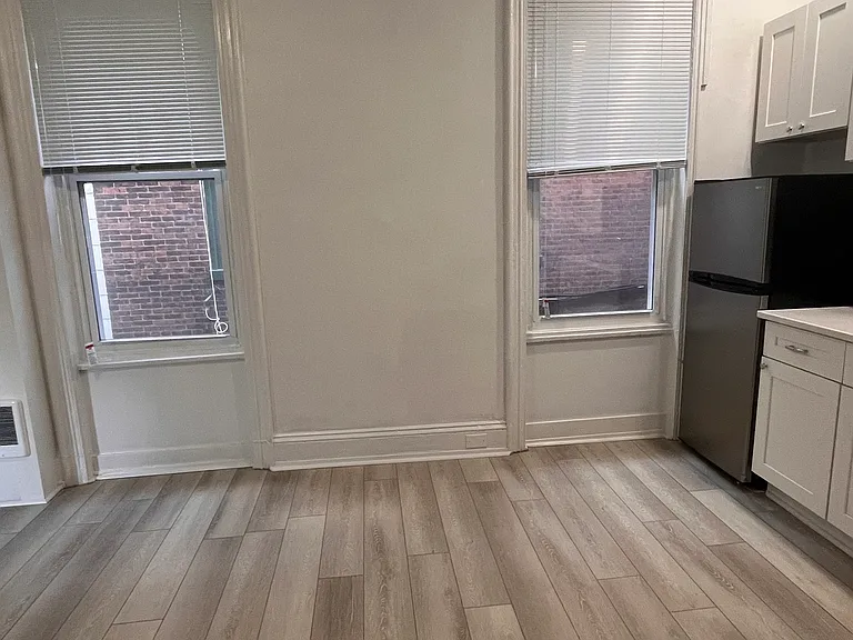 2225 Locust St #2R — Photo 6