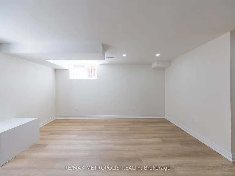 23 Gordon Cowling St #BASEMENT — Photo 8