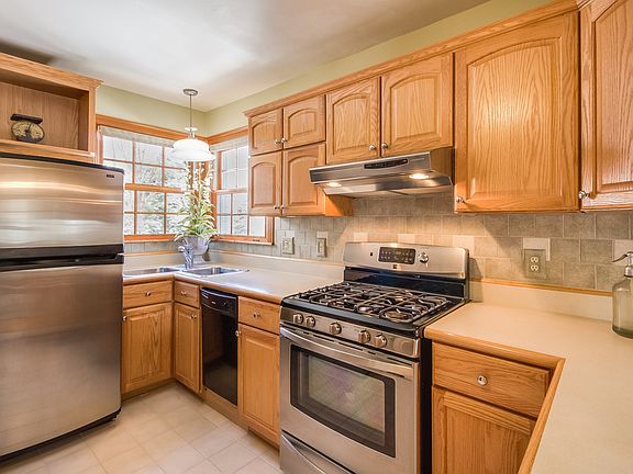 2nd image of 29150 Sunnydale St