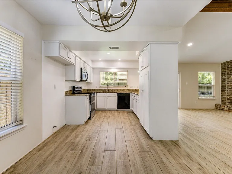 2114 River Village Dr — Photo 15