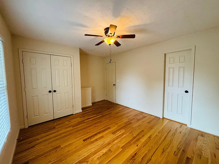 812 Glade Rd — Photo 9