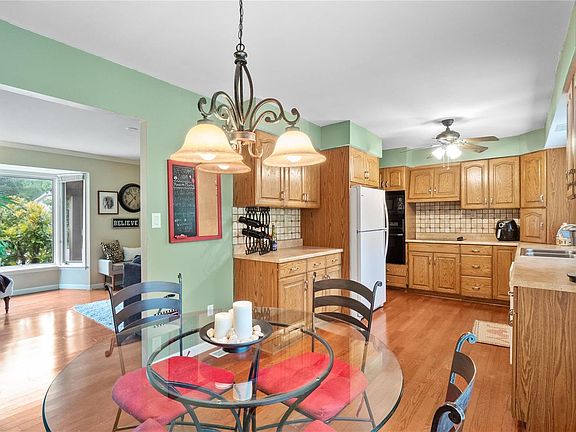 5th image of 786 Westglen Village Dr