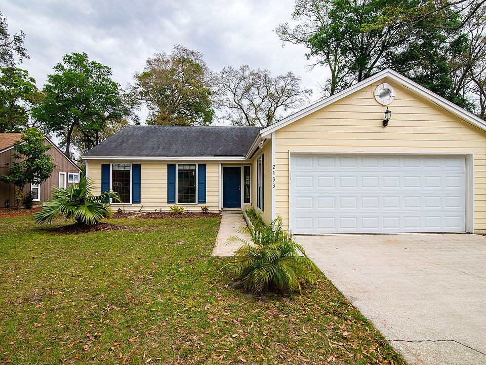 1st image of 2433 Hampton Falls Dr W