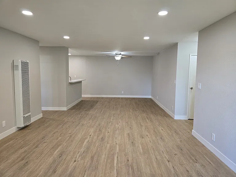 Crestview Apartments — Photo 28