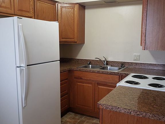 5th image of 823 E Cleveland Ave
