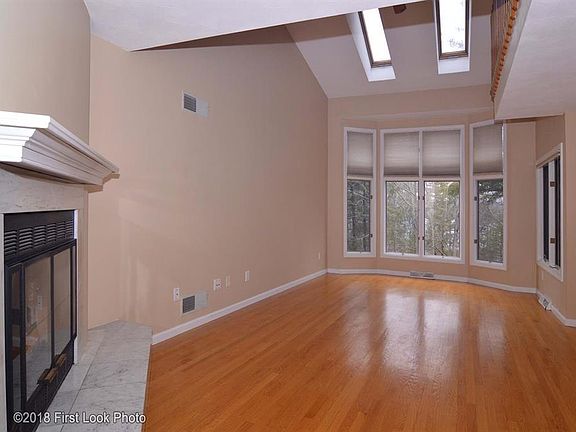 2nd image of 19 Shadowbrook Ln Unit 19C