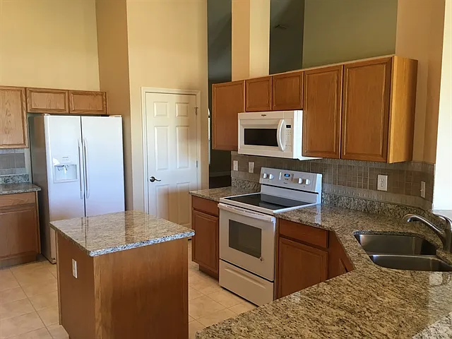 2828 Laurel Leaf Dr — Photo 3