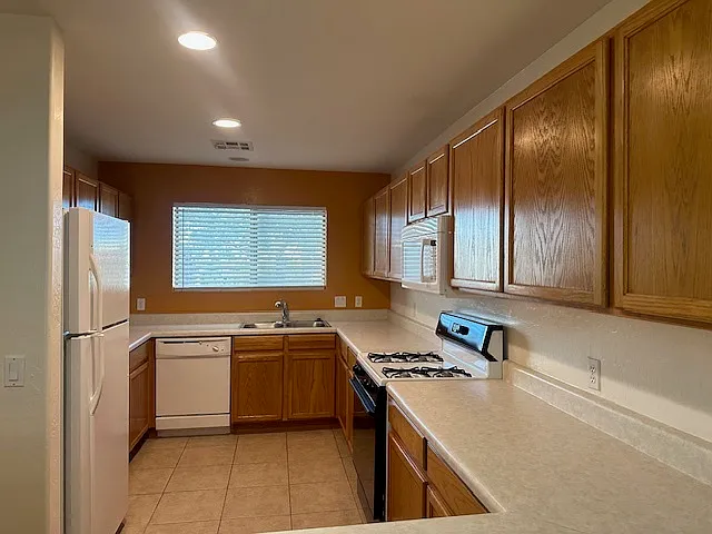 205 N 74th St #205 — Photo 8