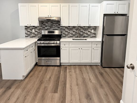 2nd image of 60 Carroll St #1