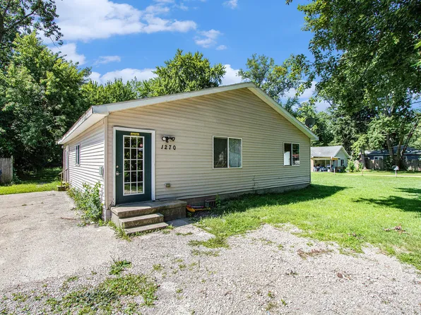 1270 Maynard Dr, Benton Harbor, MI 49022