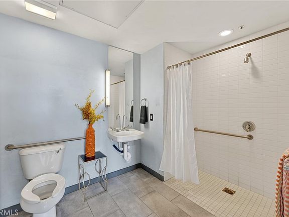 4th image of 123 E City Place Dr