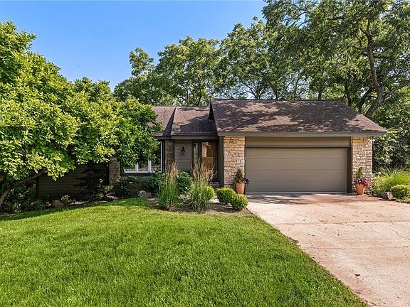 2nd image of 6749 Vahalla Ct
