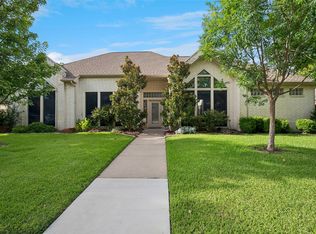 328 Park Valley Dr, Coppell, TX 75019