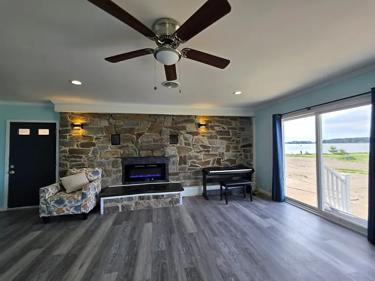 22931 Steele Dr — Photo 16