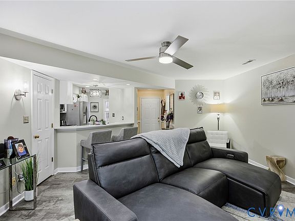 5th image of 7810 Camolin Ct